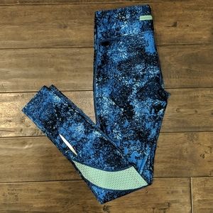 Women's UA leggings - Size Small - like new!